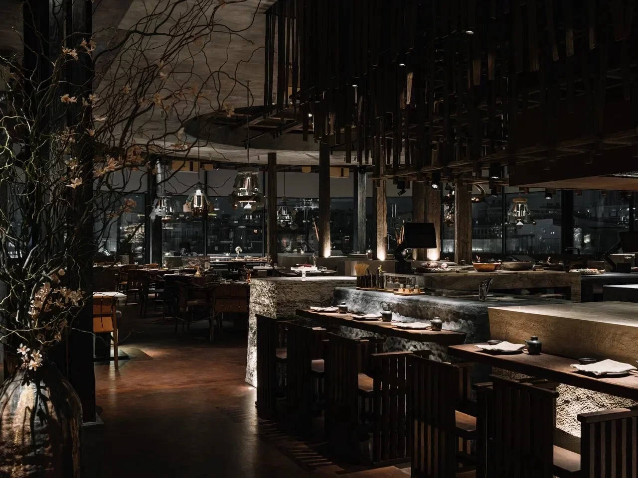 погрузитесь в атмосферу ресторана ikura